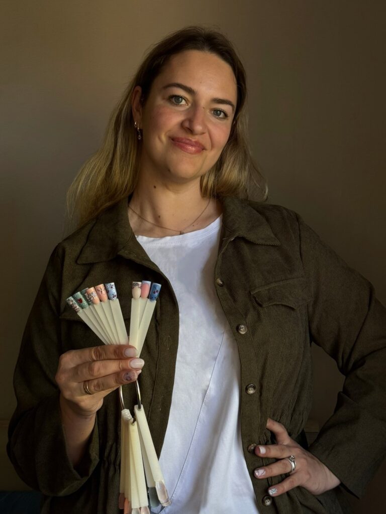 Aistė Kišonienė, manikiūristė