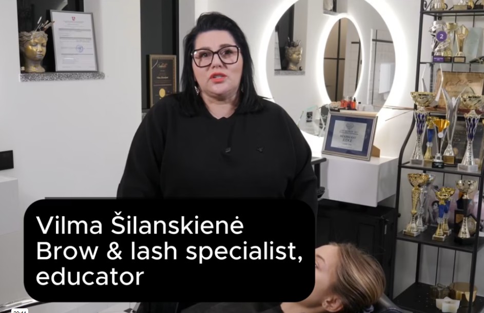 Eybrow architecture with henna tinting